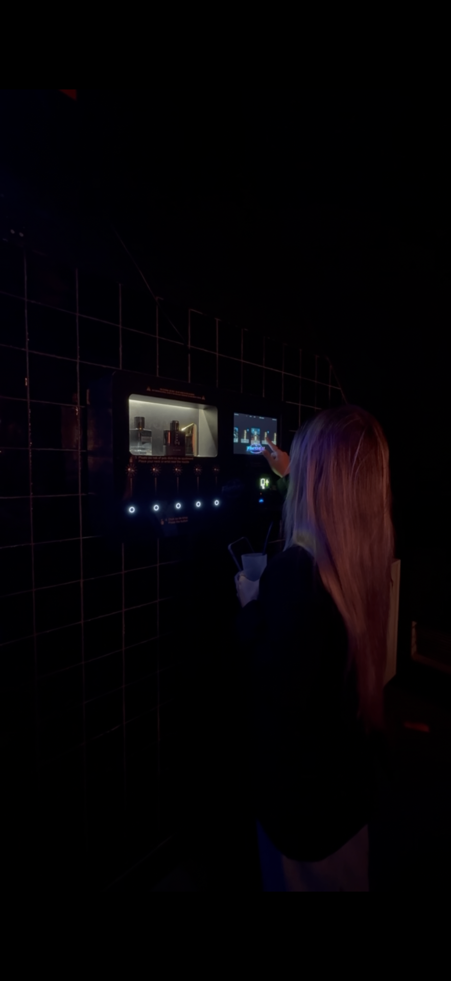 FRESHLU automaat in nachtclub sfeer